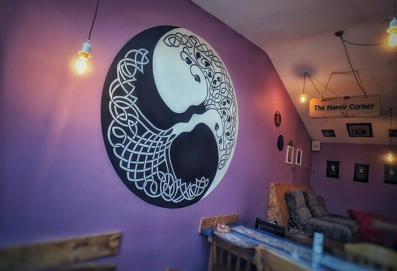 Кровать в Общей Комнате, The Black Sheep Hostel