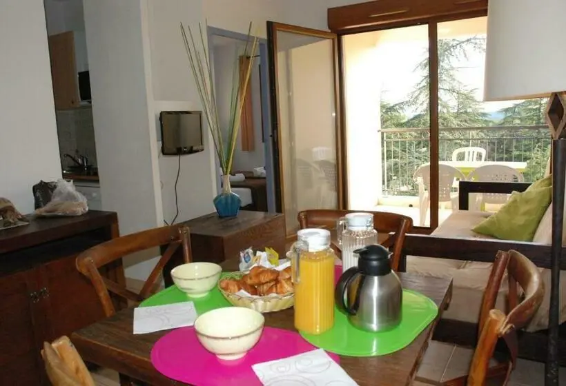 Huoneisto 2 Makuuhuonetta, Uzes Appart Hotel Résidence Le Mas Des Oliviers