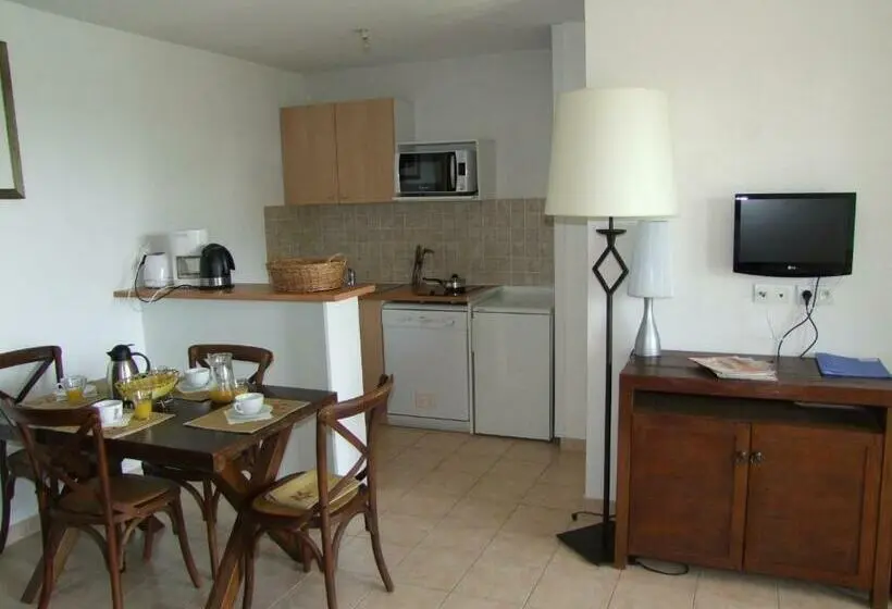 Huoneisto 3 Makuuhuonetta, Uzes Appart Hotel Résidence Le Mas Des Oliviers