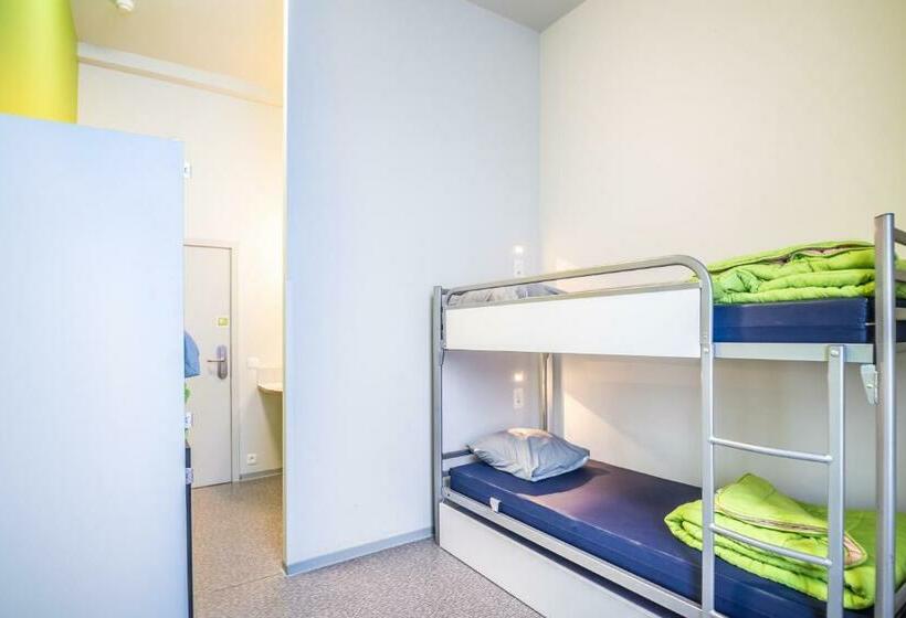 מיטה בחדר משותף, Auberge De Jeunesse De Tournai