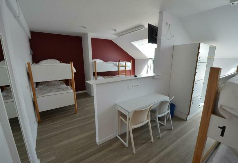 共同バス付シェアルーム, Auberge Des 3 Fontaines