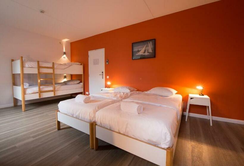 スタンダード4人部屋, Auberge Des 3 Fontaines