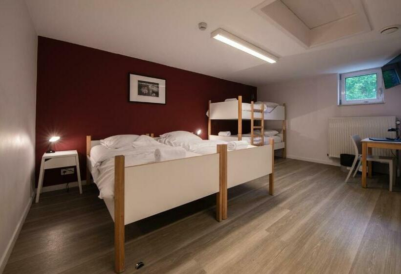 スタンダード4人部屋, Auberge Des 3 Fontaines