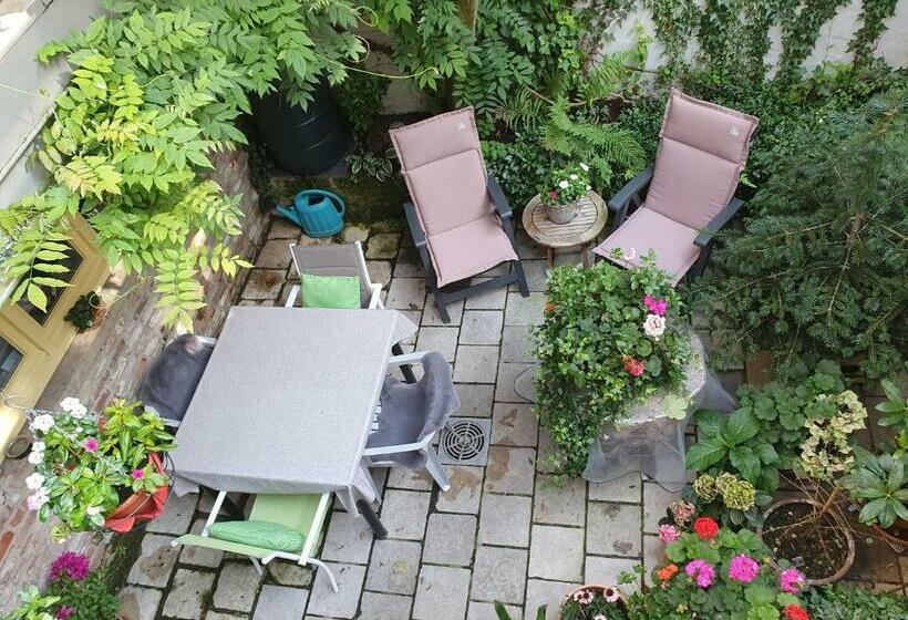 سوئیت با وان آب گرم, B&b Huyze Walburga