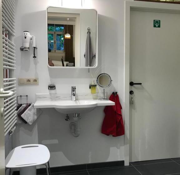 جناح مزود بجاكوزى, B&b Huyze Walburga