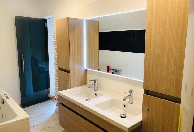 庭の見えるジュニアスイート, B&b Kookhai