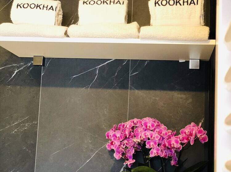 コンフォートトリプルルーム, B&b Kookhai