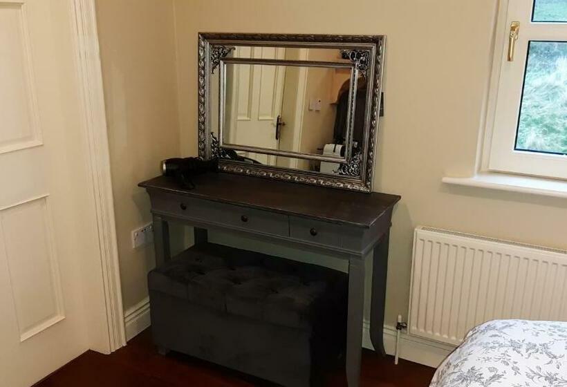 带大床的标准间, Relax At Safe Haven