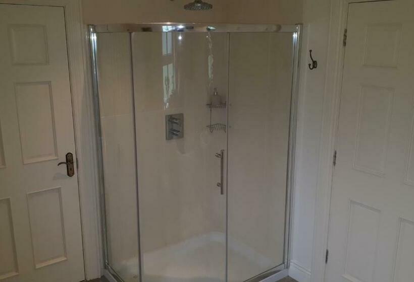 带大床的标准间, Relax At Safe Haven