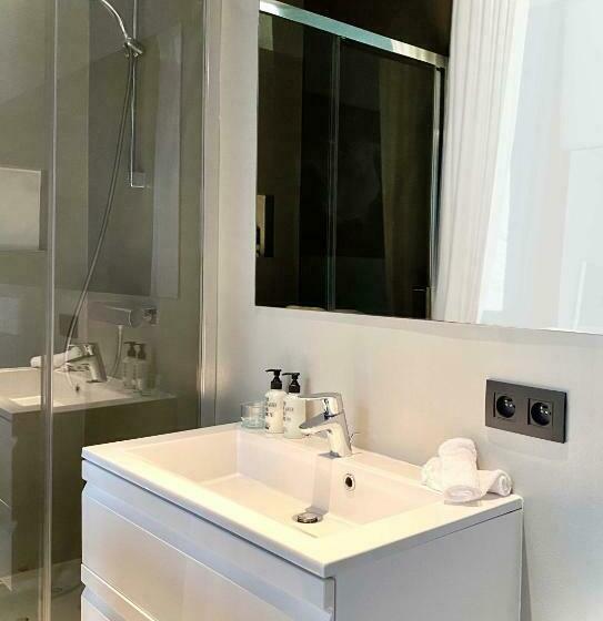 اتاق استاندارد با بالکن, Museum Suites