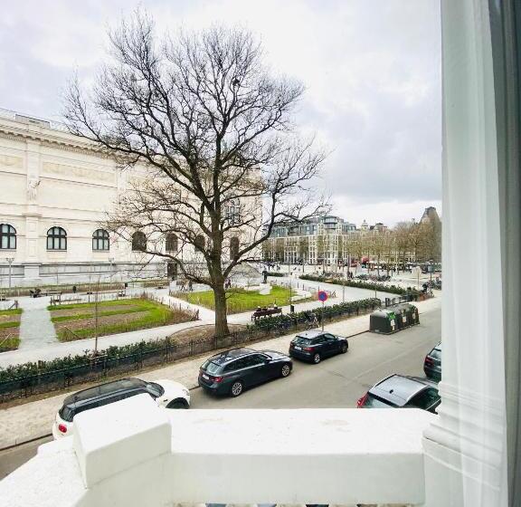 غرفة قياسية مزوَّدة بشُرفة, Museum Suites