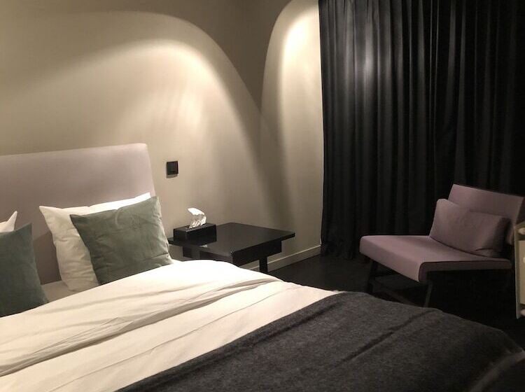 Suite with Terrace, Museum Suites