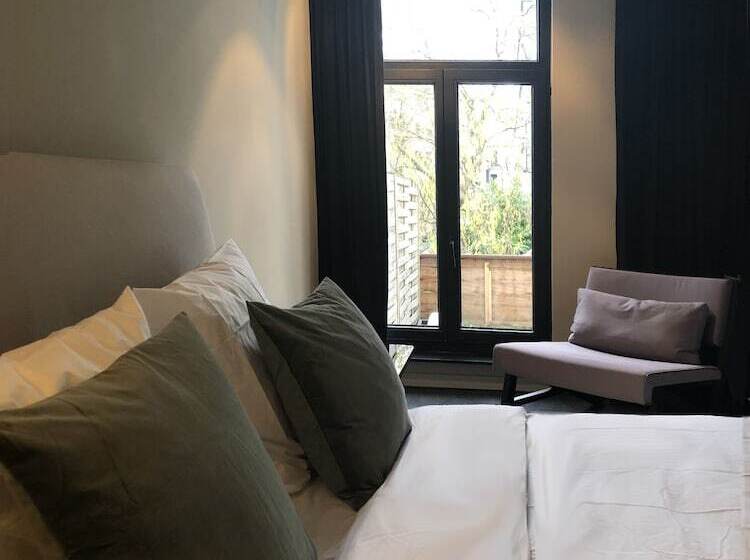 جناح مزود بتراس, Museum Suites