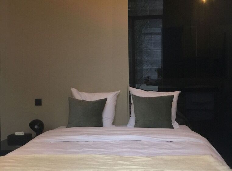 غرفة قياسية مزوَّدة بشُرفة, Museum Suites