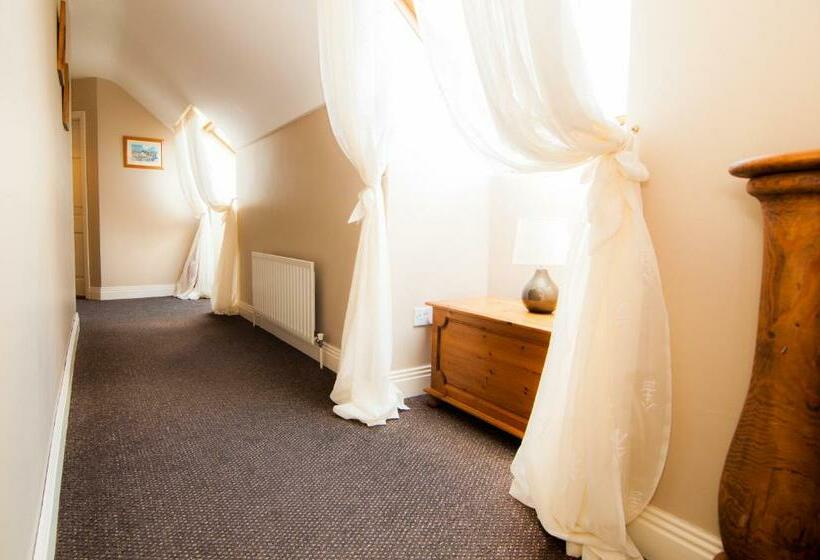 オーシャンビューのデラックストリプルルーム, Pairc Lodge