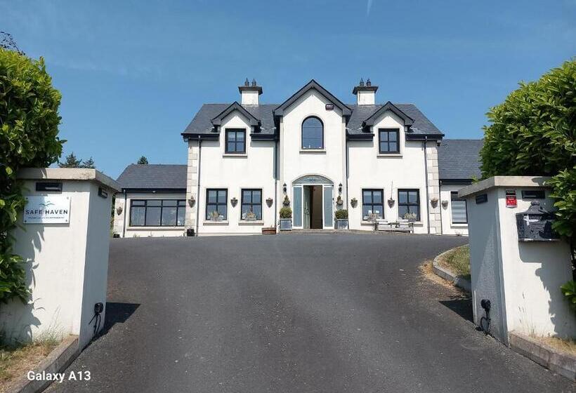 4间卧室的房子, Relax At Safe Haven