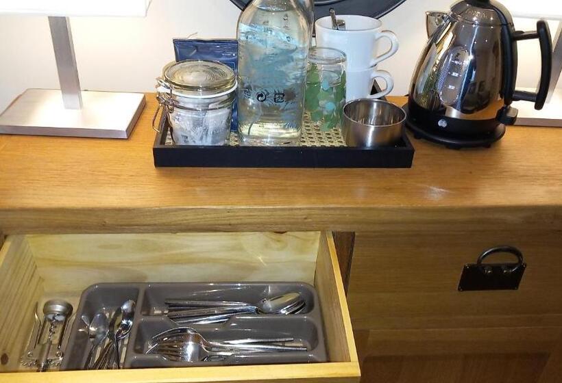 高级工作室, Relax At Safe Haven