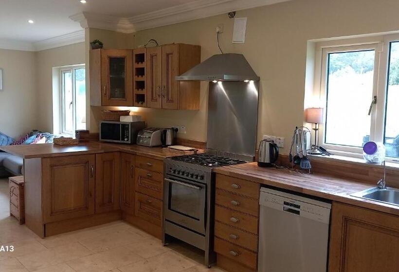 4间卧室的房子, Relax At Safe Haven