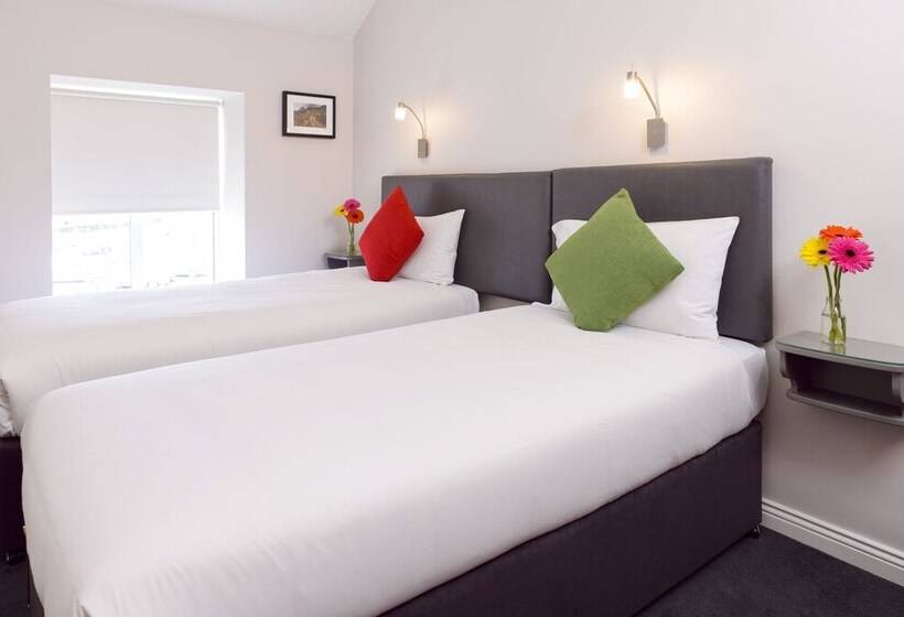 스탠다드 룸, Dan Linehans Bar And B&b