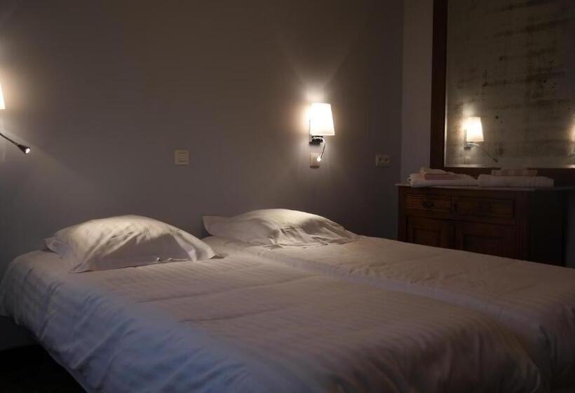 חדר סטנדרט לארבעה, De Bonte Os Hotel & Tower