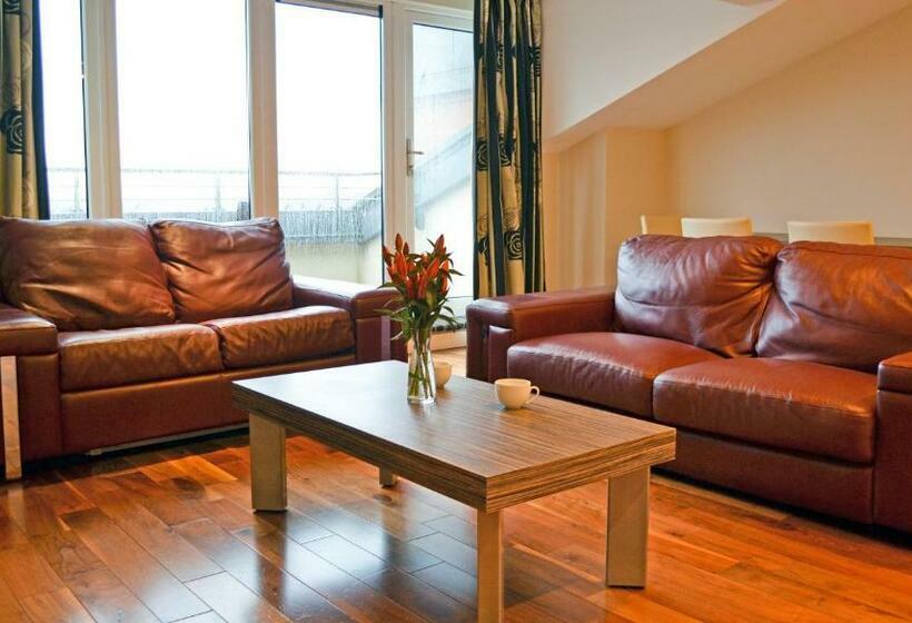 ２ベッドルームアパートメント, Carrick Plaza Suites And Apartments