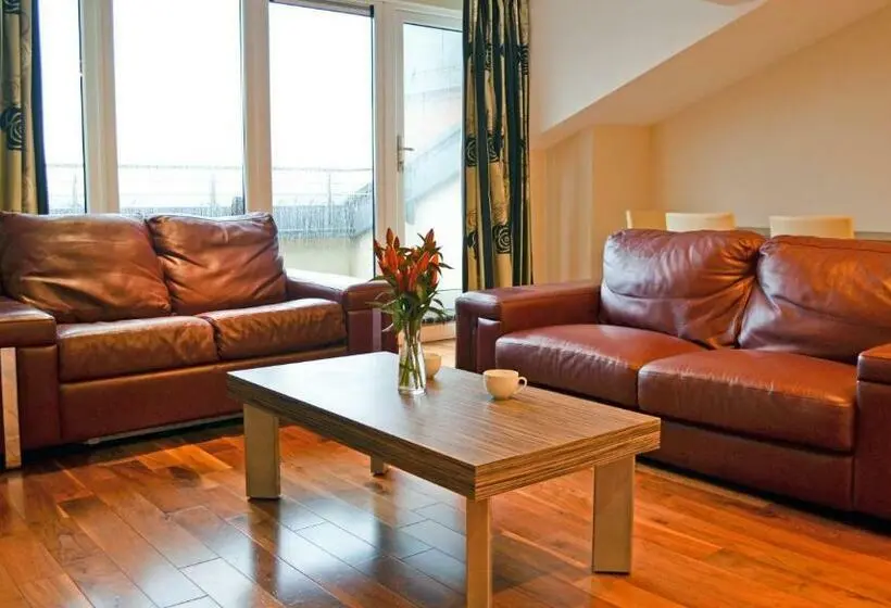 Huoneisto 2 Makuuhuonetta, Carrick Plaza Suites And Apartments