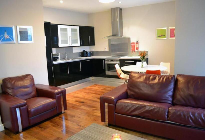 ２ベッドルームアパートメント, Carrick Plaza Suites And Apartments