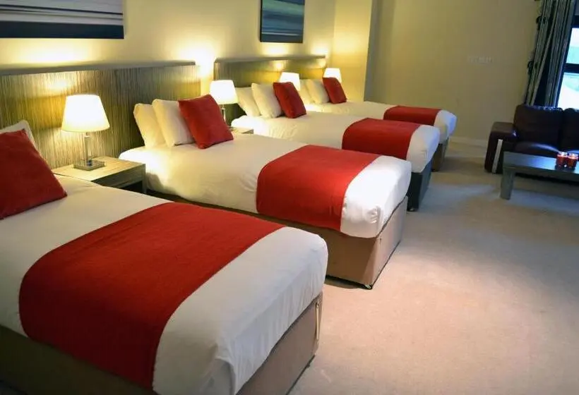 Classic Neljän Hengen Huone, Carrick Plaza Suites And Apartments