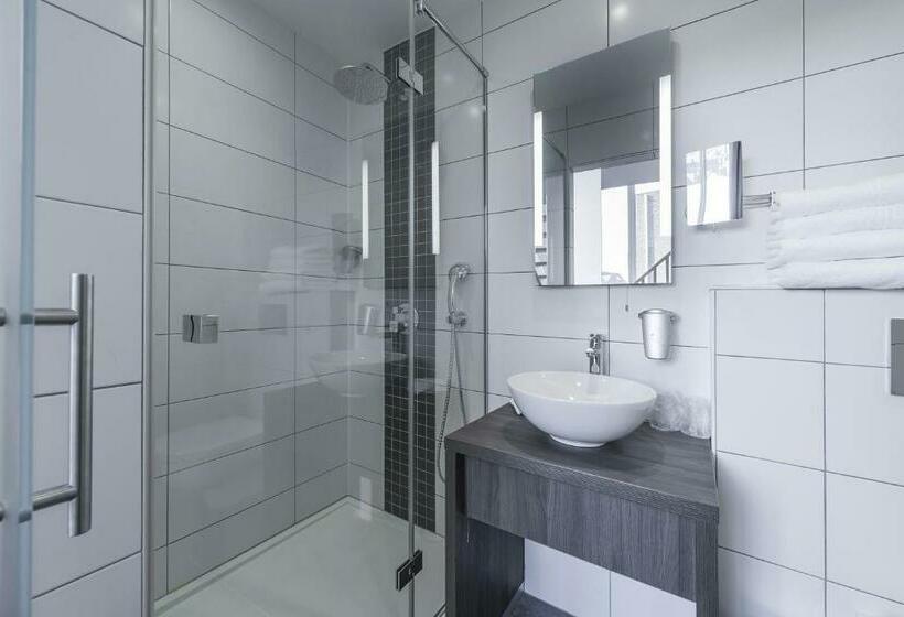 标准单人间, De Boskar Pelt