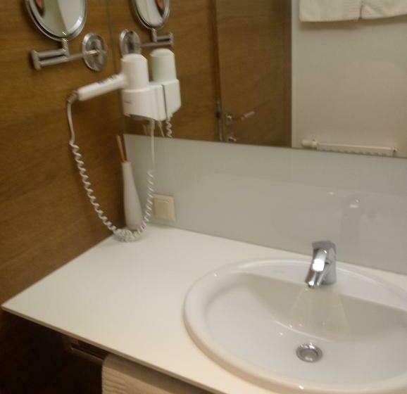 חדר סטנדרט, Eisenhuthaus