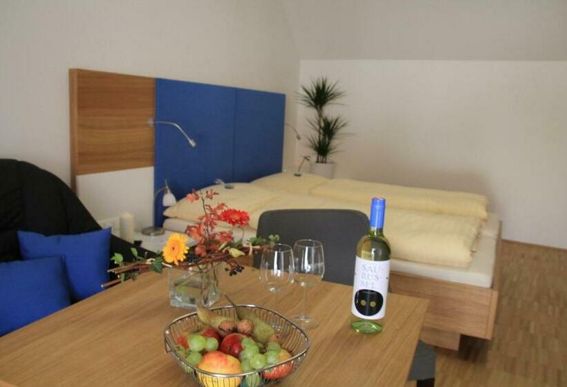 חדר סטנדרט, Eisenhuthaus