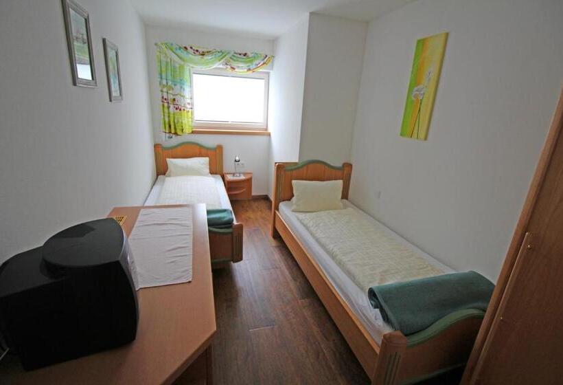 شقة غرفتين, Gasthof Käferhube