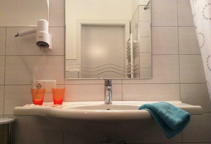 スタンダードルーム, Pension Frenzl   Kaiser Von österreich