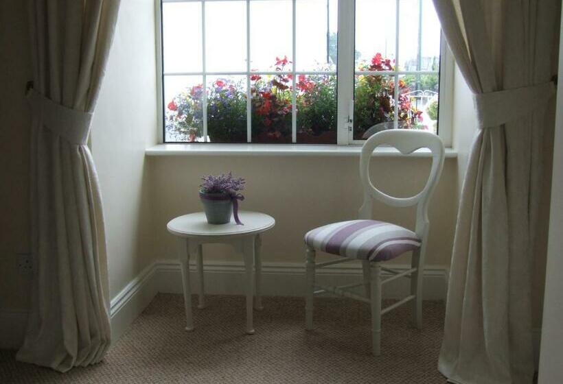 غرفة قياسية, Oak Lodge