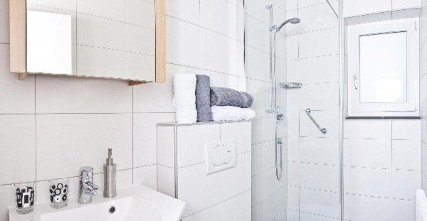 חדר סטנדרט לארבעה, Café Pension Margret