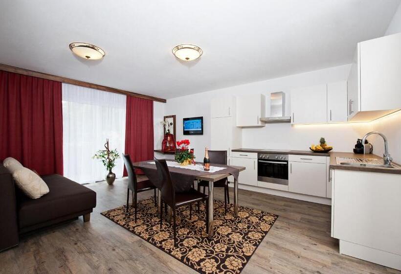 דירת חדר, Café Pension Margret