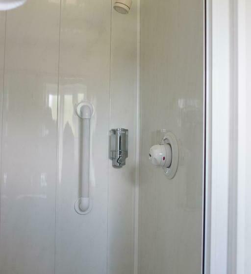 스탠다드 트리플 룸, Grove House Bed & Breakfast