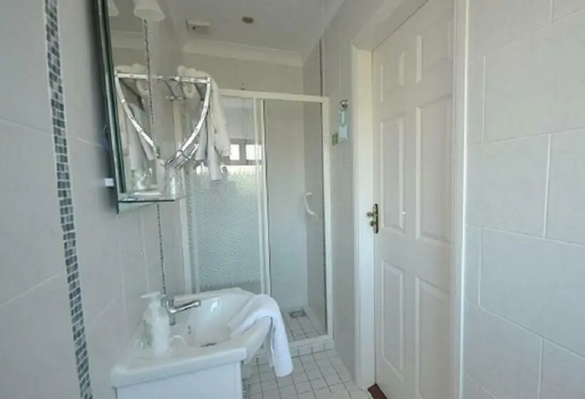 Standard Kolmen Hengen Huone, Heritage Accommodation