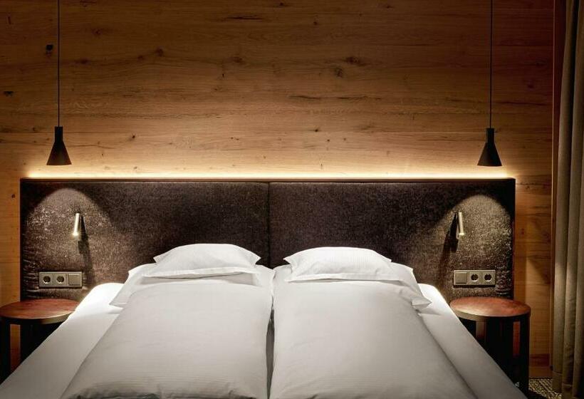 סוויטת ג'וניור, Auenhof