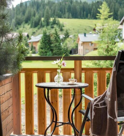 סוויטת ג'וניור עם מרפסת, Auenhof