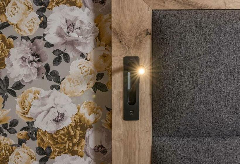 스탠다드 룸, Burgschrofn