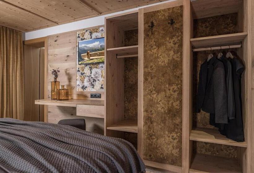 트리플 클래식 룸, Burgschrofn