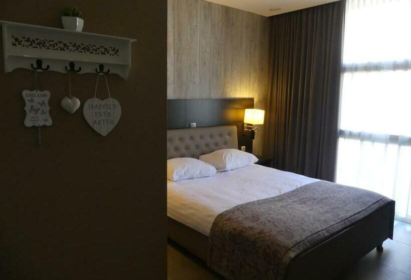 스탠다드 룸, De Maaskant