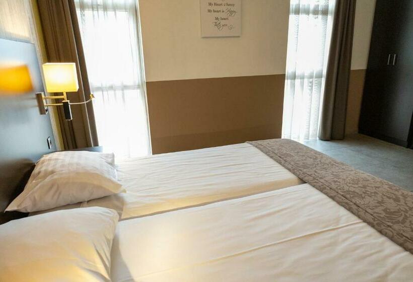 스탠다드 룸, De Maaskant