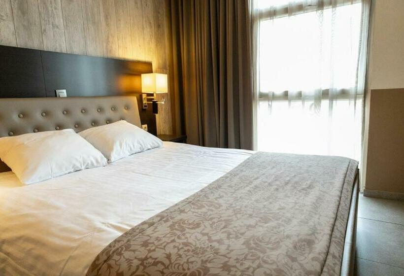 스탠다드 룸, De Maaskant