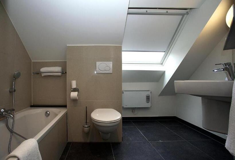 스탠다드 룸, De Maaskant