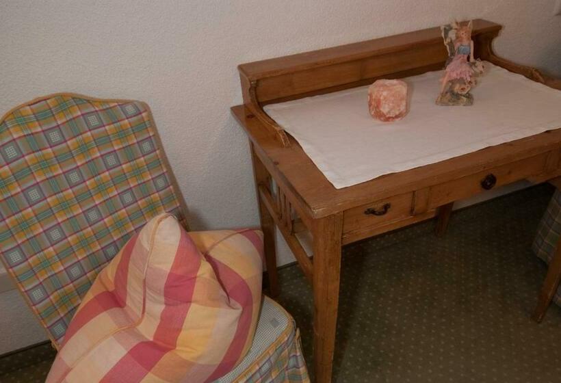 غرفة قياسية, Edelweiß Schlössl