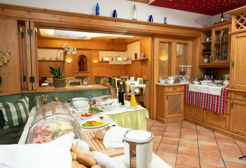Standard Yhden Hengen Huone, Gasthof Neuwirt