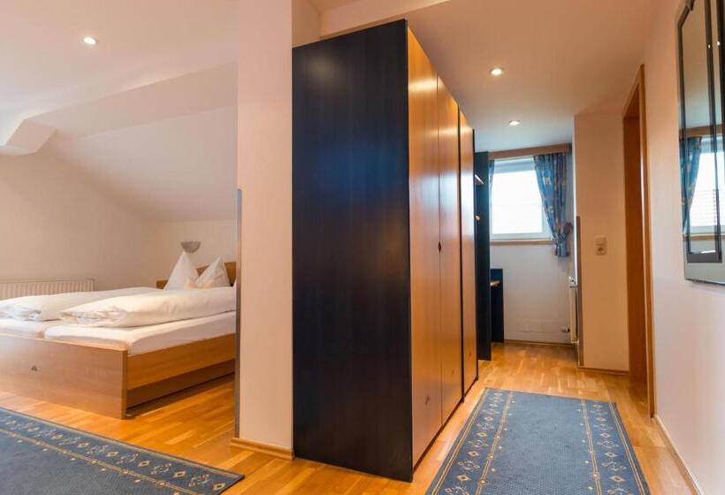 Семейный Номер Вид на Сад, Gasthof Neuwirt