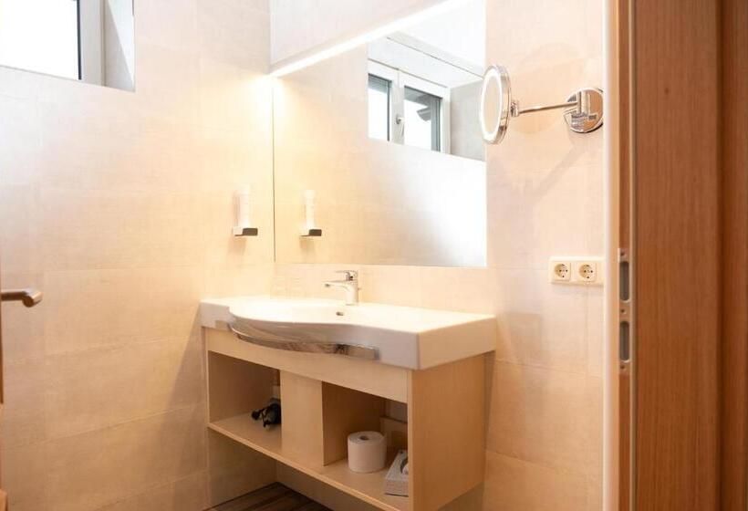 Номер Стандарт, Gasthof Neuwirt